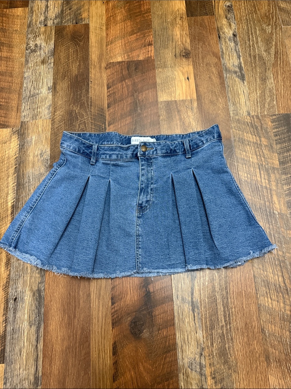 Dakota Blue Denim Pleated Mini Skirt Women’s Large Raw Hem Stretch Y2K